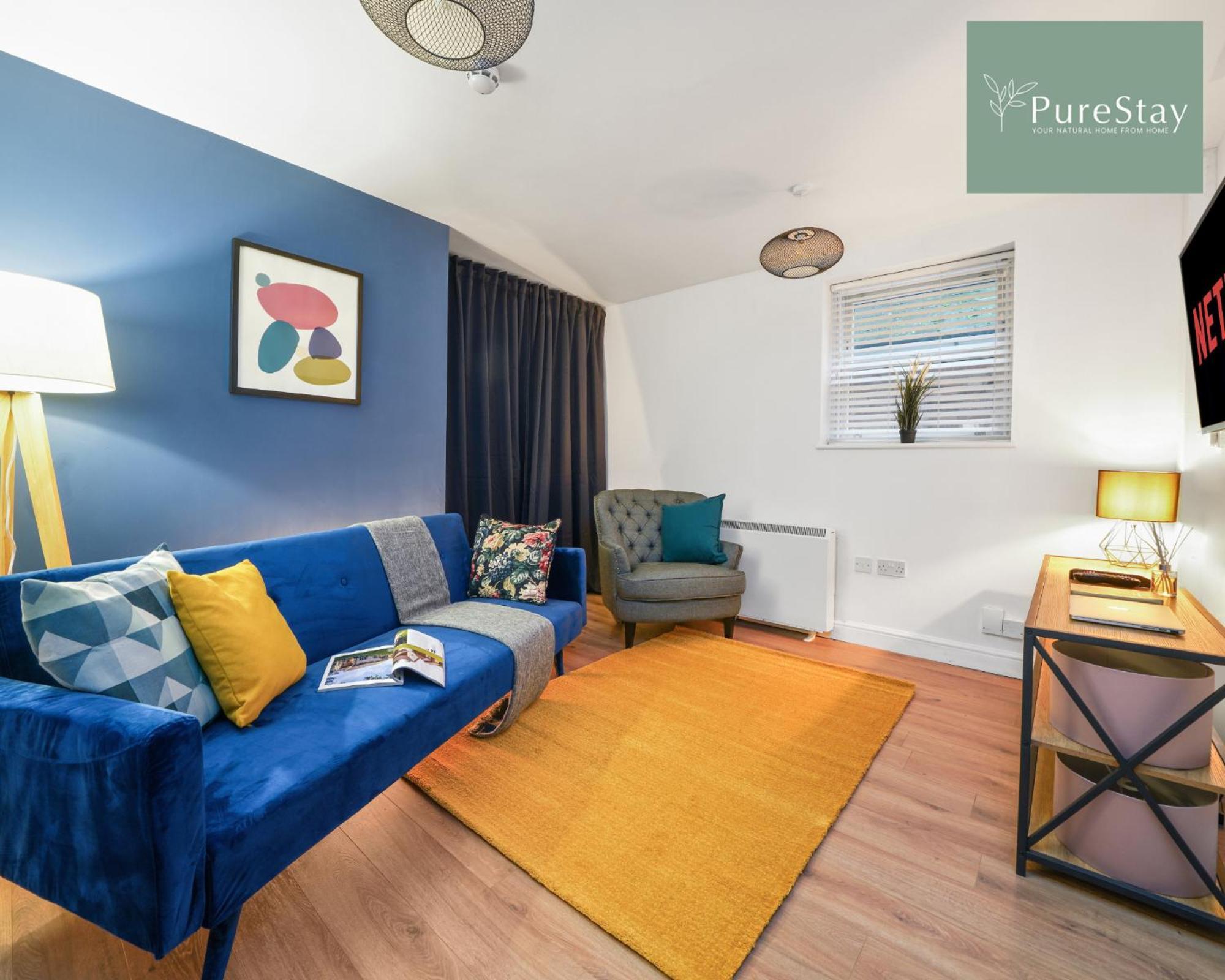 PureStay Luxury: Two-Bed Leamington Apartment Exterior photo